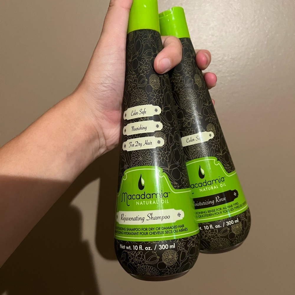 NWT Macadamia hair bundle shampoo, conditioner, oil and mask